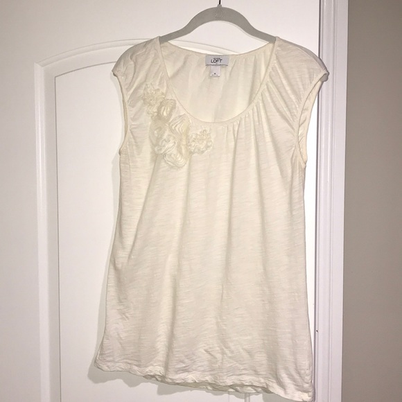 LOFT Capsleeve Top with flower detail - Picture 1 of 3
